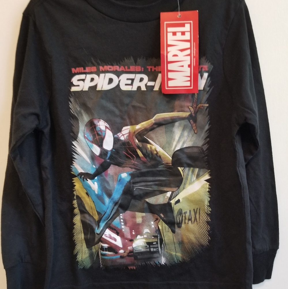 Boys Marvel Spider man long sleeve Tshirt, black with photo print.